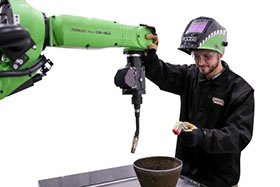 FANUC在FABTECH 2019上推出協作式弧焊機器人