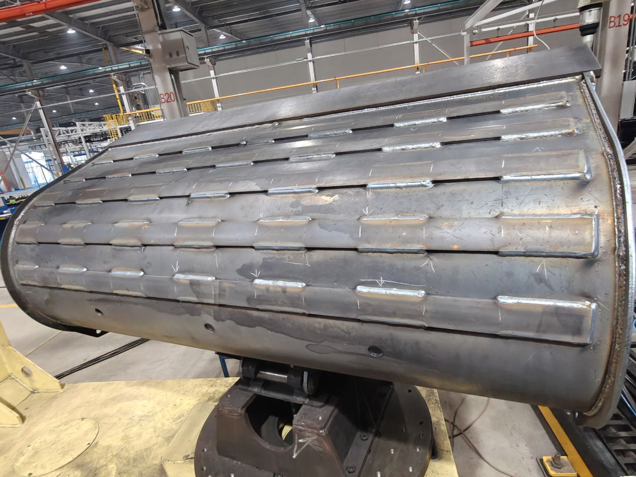 焊接機器人智能化升級：創想智控焊縫視覺跟蹤系統在建筑工程挖斗焊接中的應用